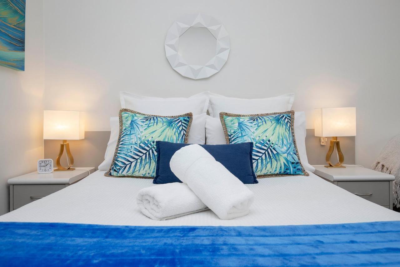 Glenelg Oasis Apartment