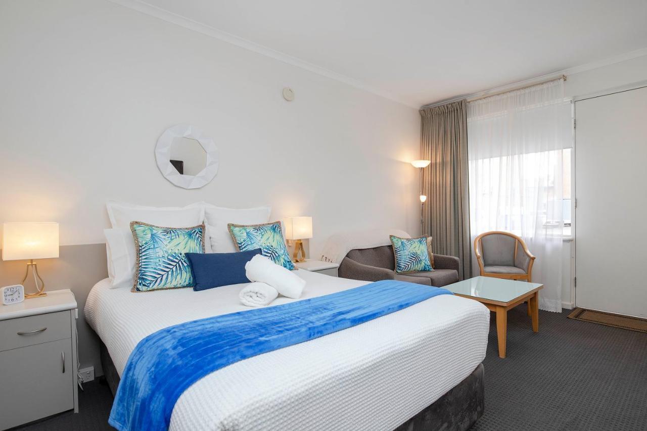 Glenelg Oasis Adelaide