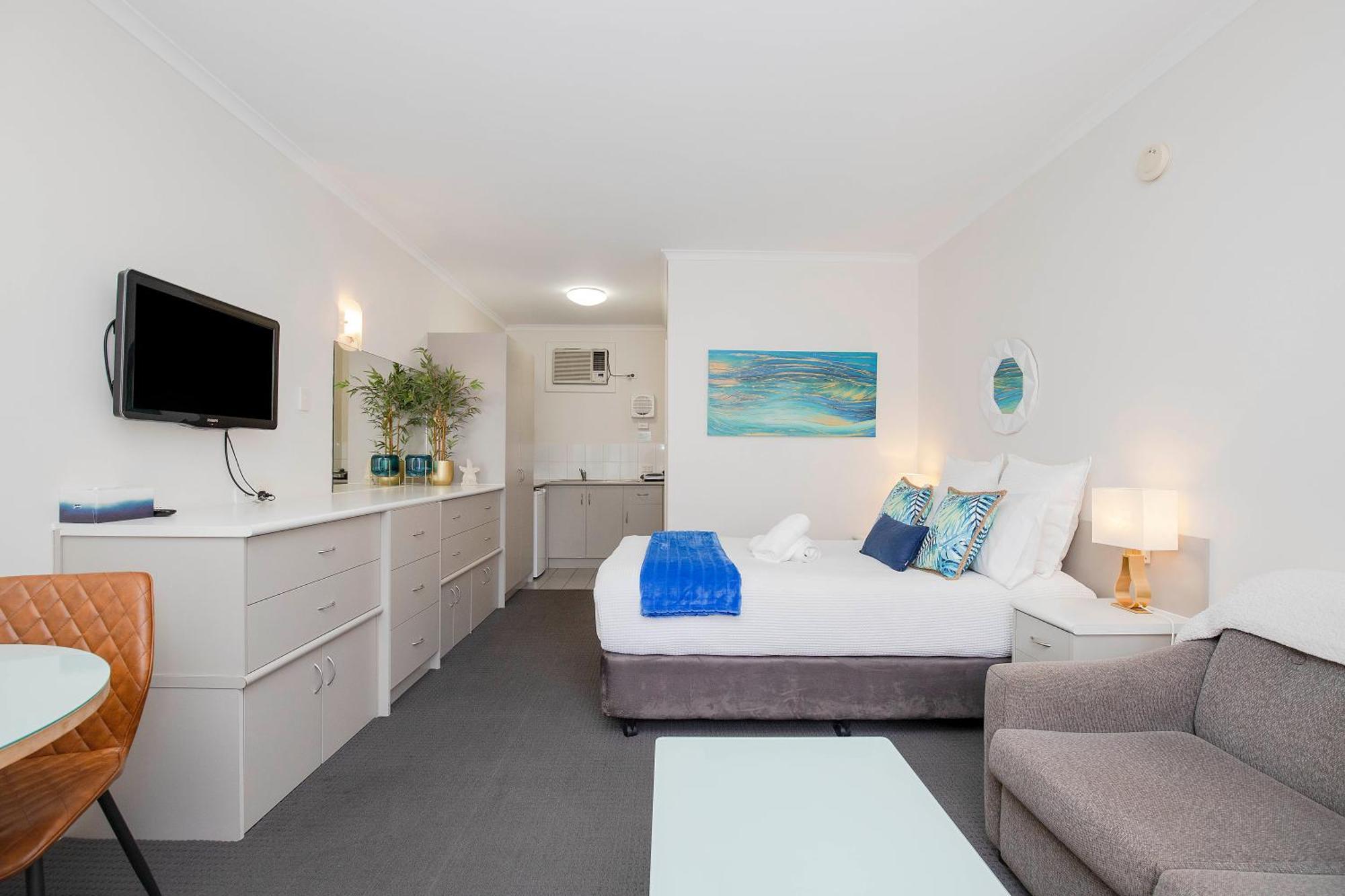 Glenelg Oasis * Adelaide